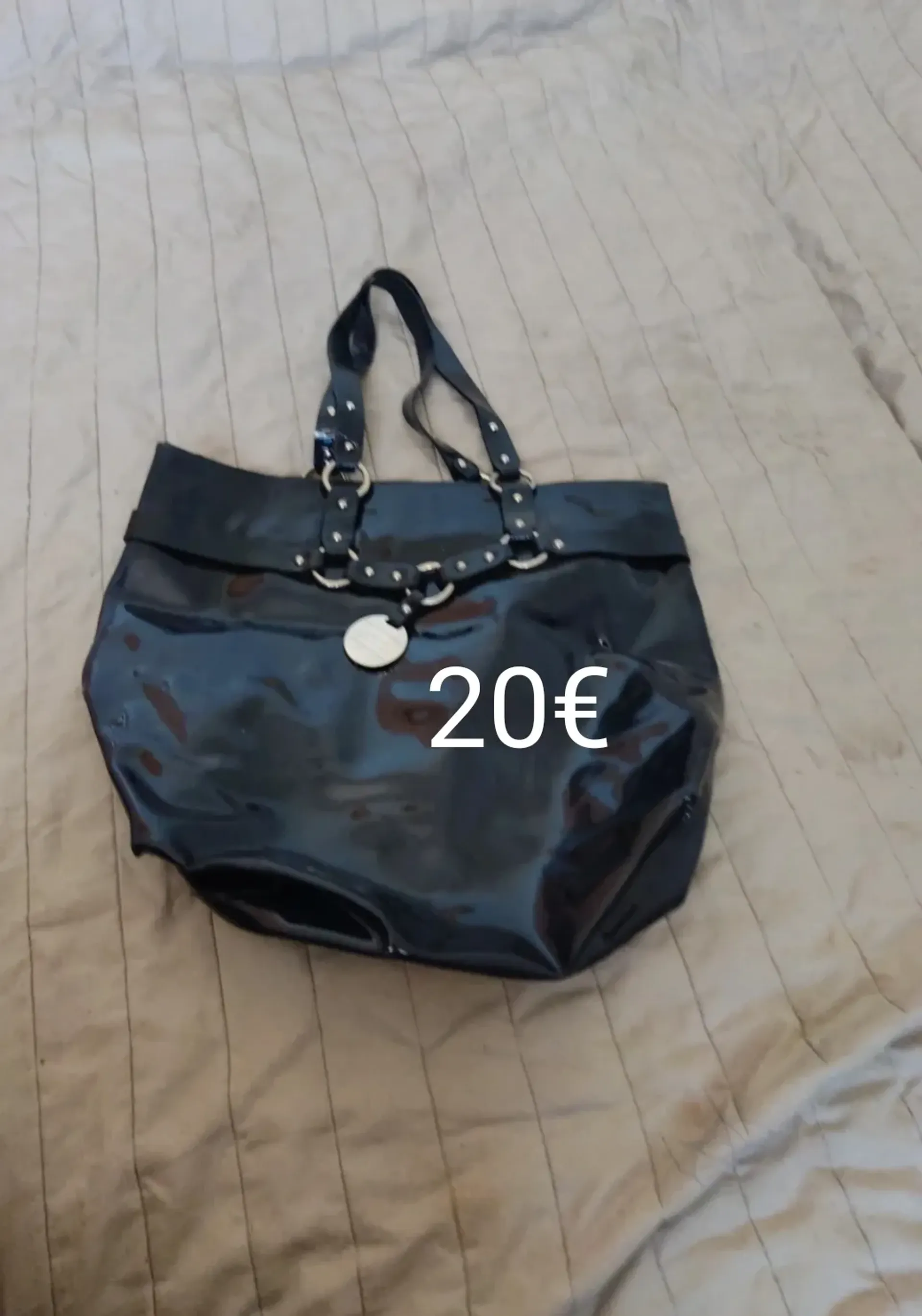 First photo of listing: Black patent leather handbag