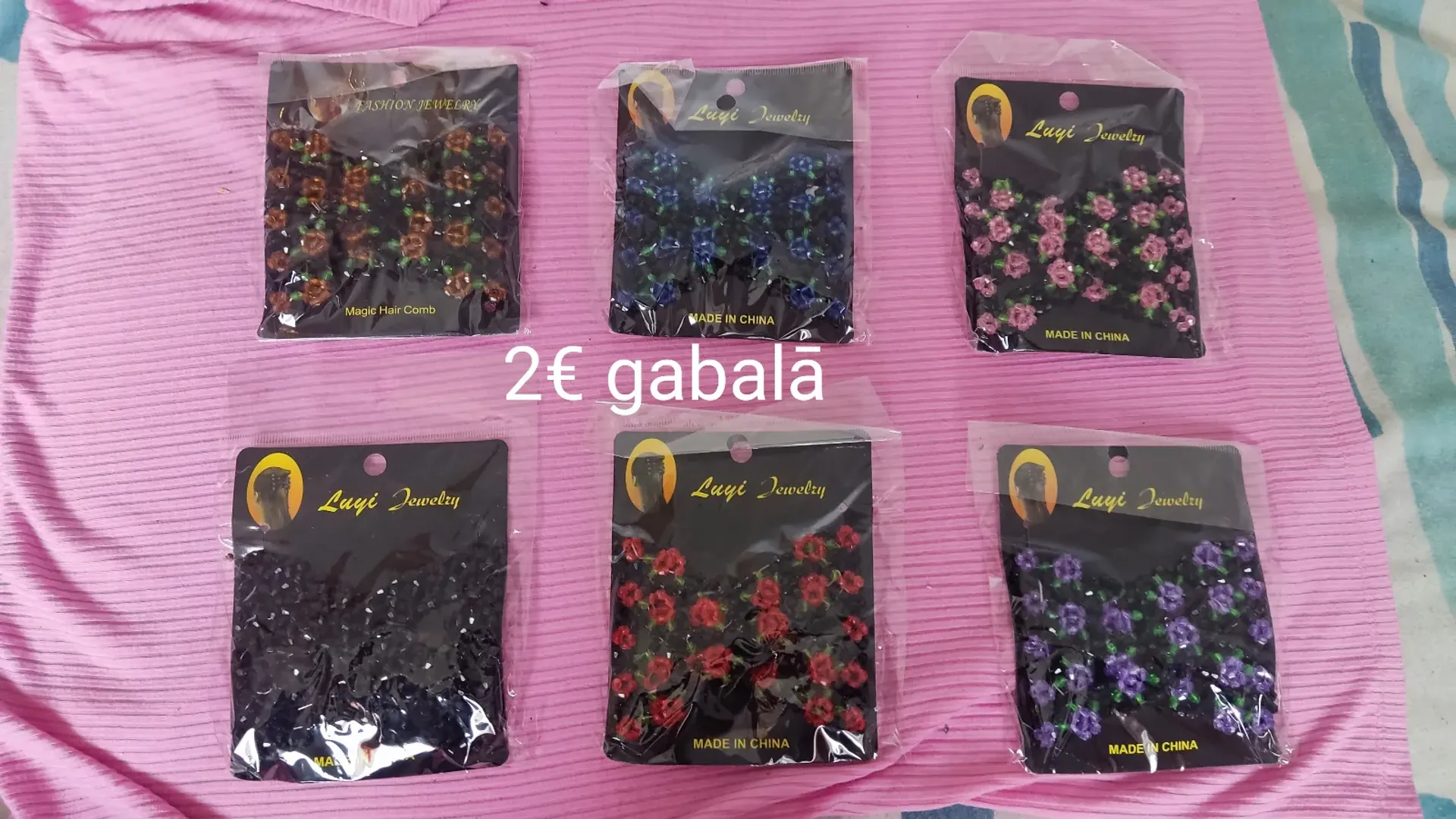 First photo of listing: Girls' hair accessories A wide range of girls' hair accessories: hair elastics, hairbands and hairpins