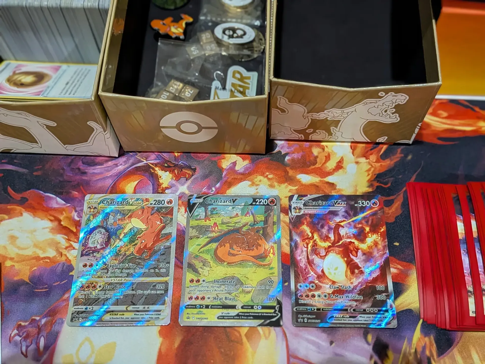 Pokemon TCG - Коллекция Charizard Ultra Premium, фото 1 из 3