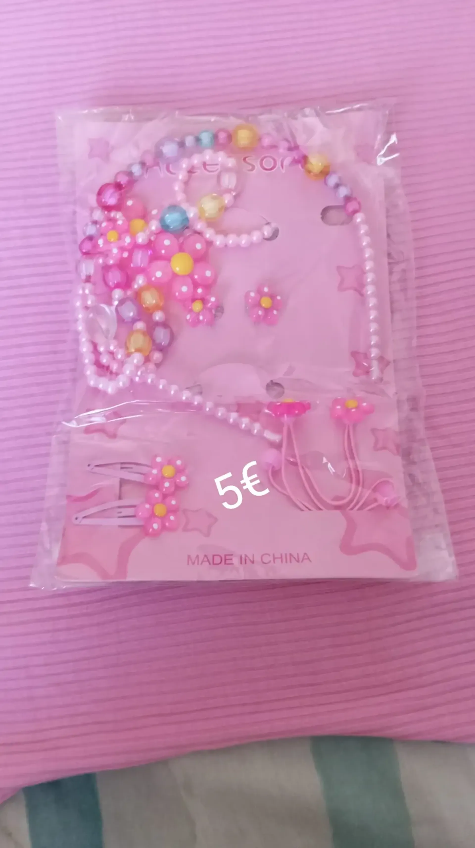 First photo of listing: Girls' jewellery. 50 pieces