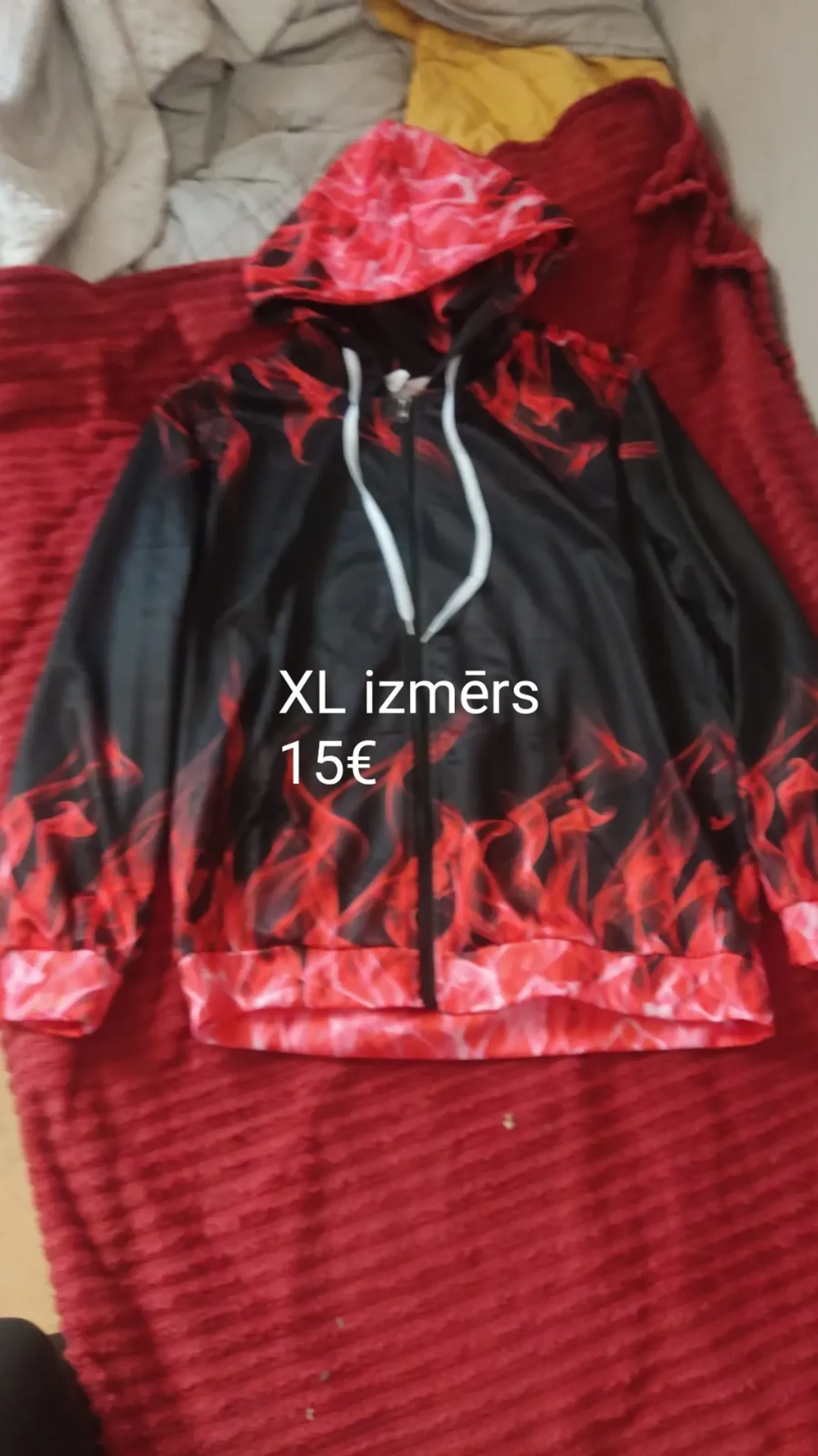 First photo of listing: Hoodie XL hoodie with a fire design