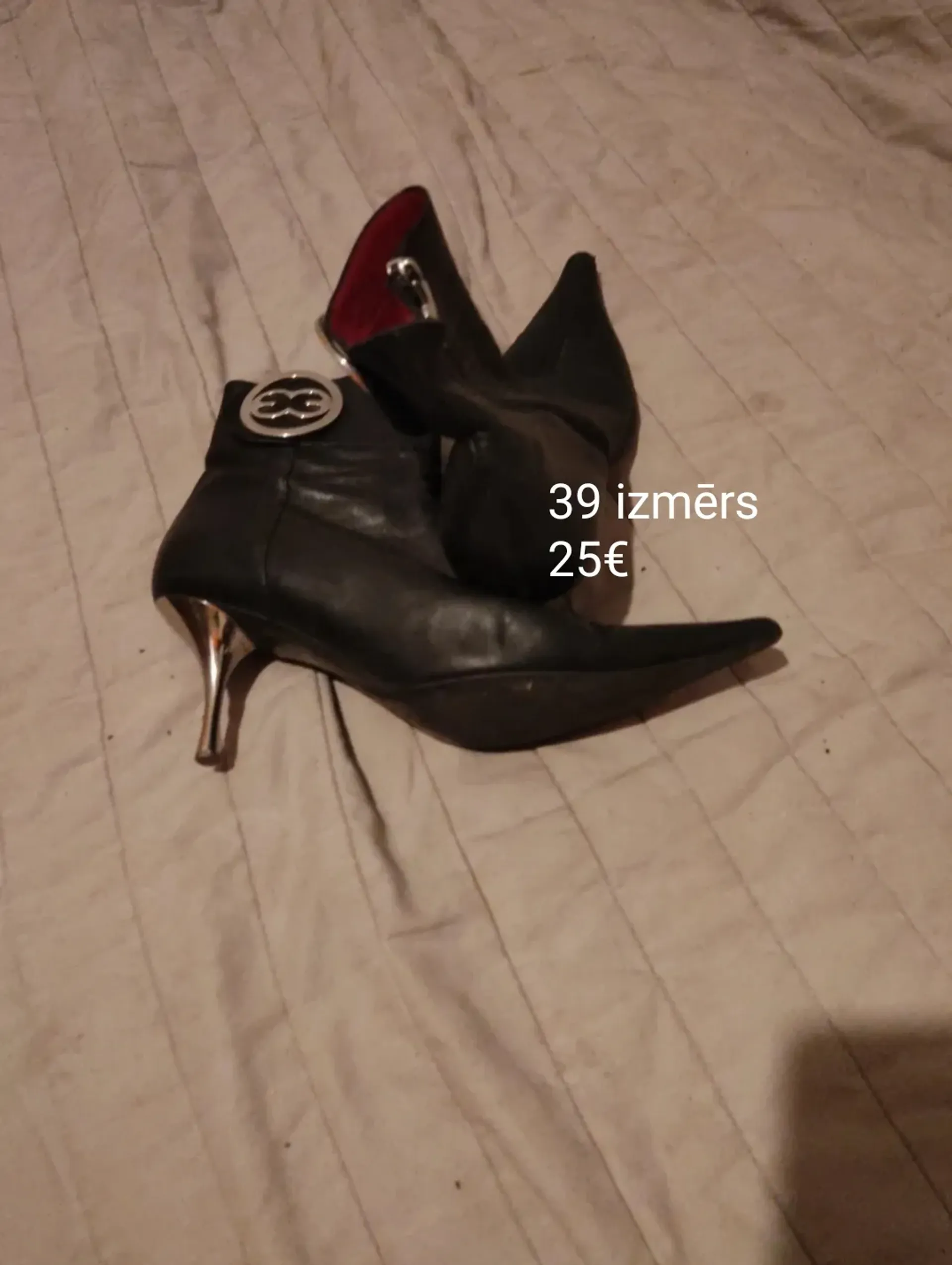 First photo of listing: Black ankle boots, size 39