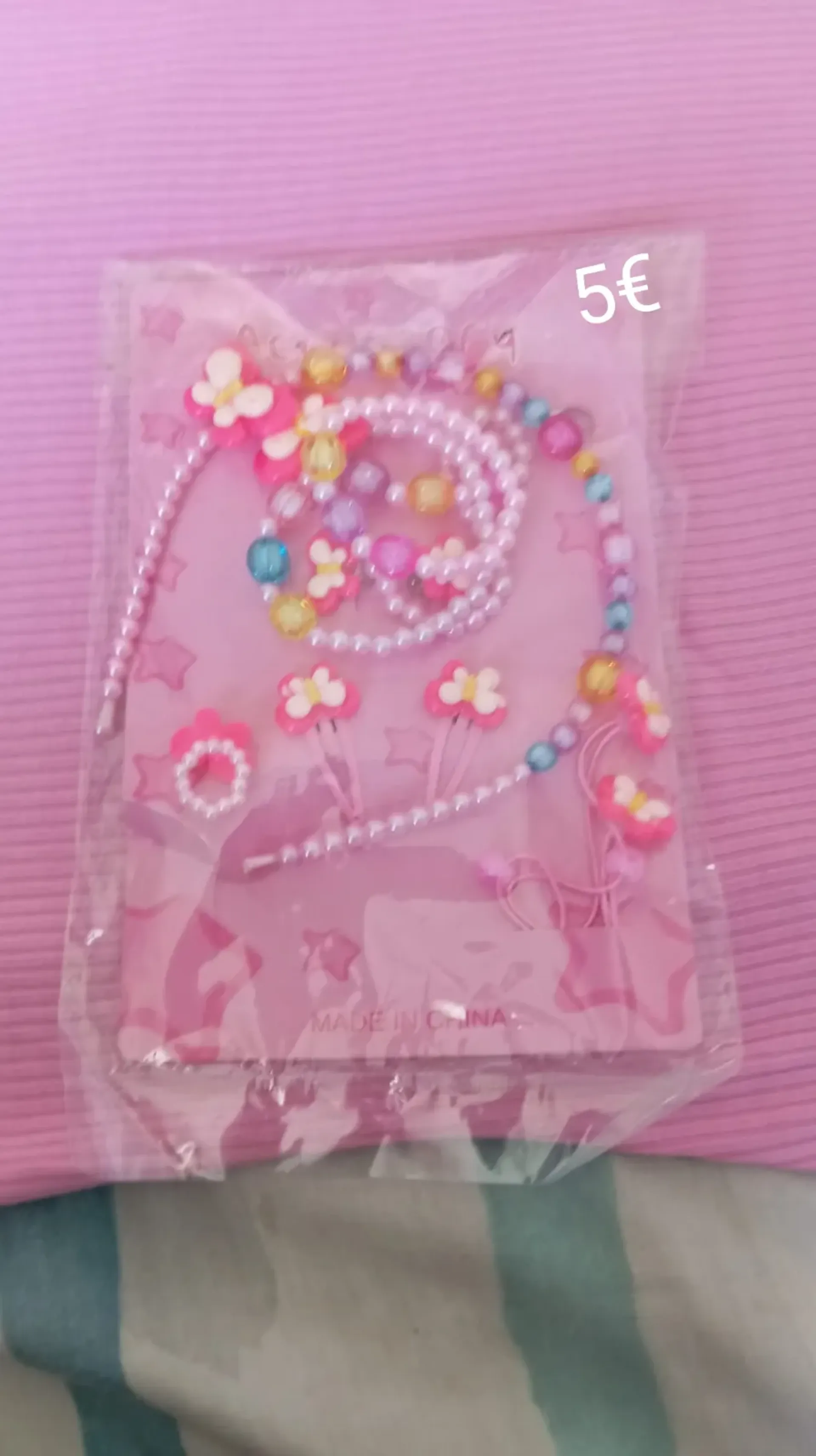 First photo of listing: Girls' jewellery. 50 pieces