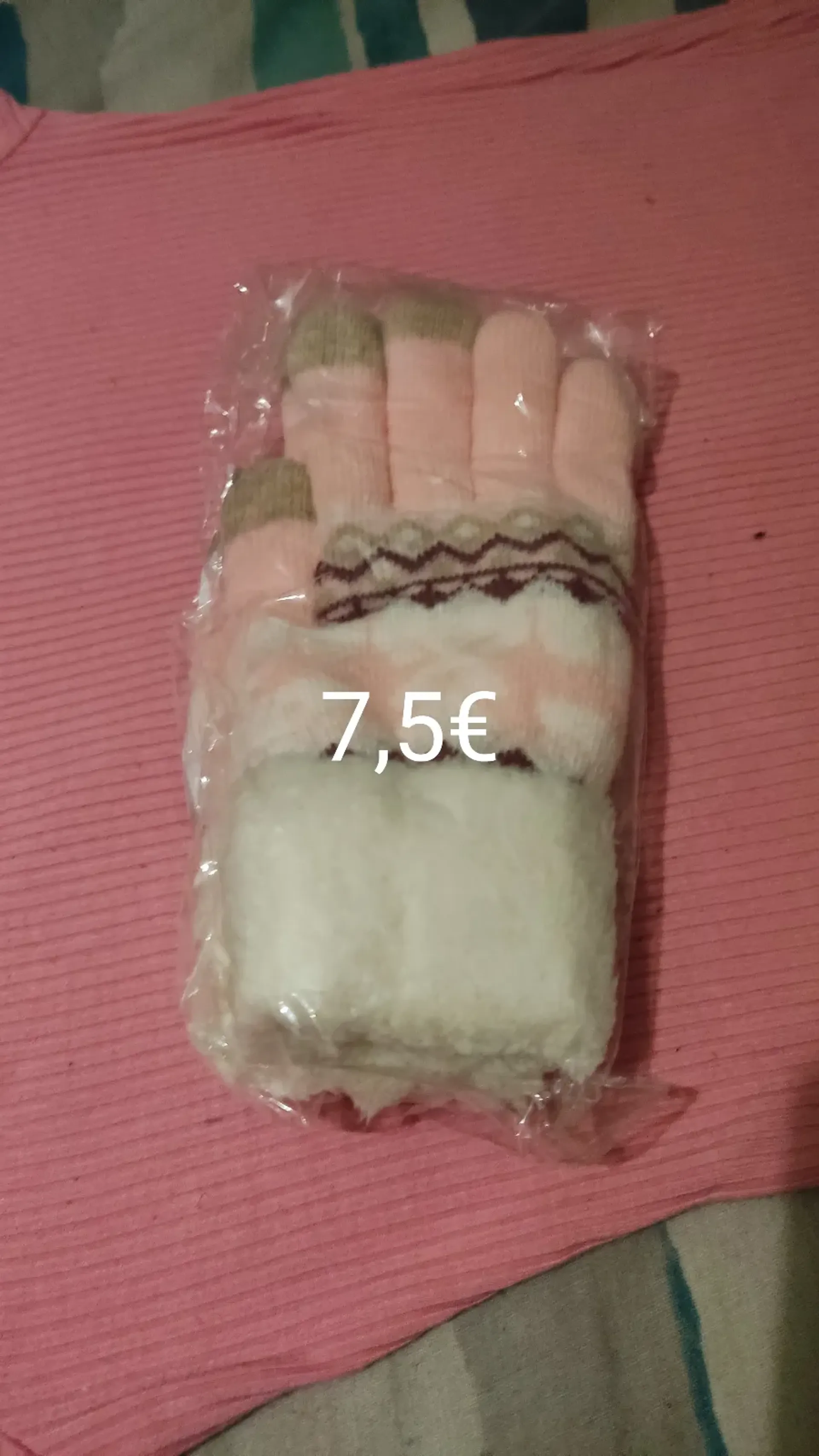 First photo of listing: pink and white striped gloves for adults